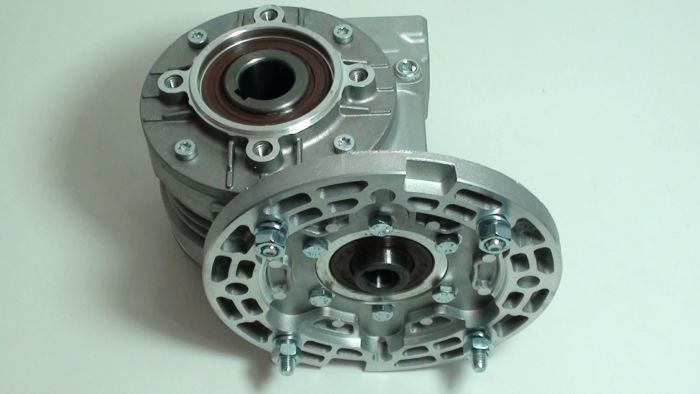 MOTOR REDÜKTÖR VARVEL FRS50 RATIO 1-49